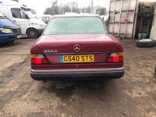 Mercedes-Benz W124 1990