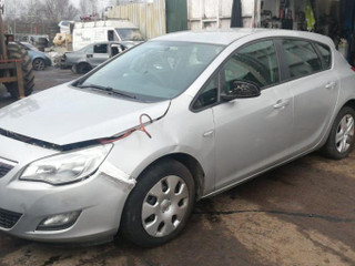 Opel Astra J 2010