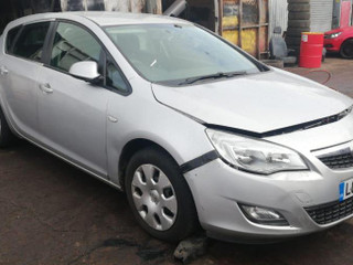 Opel Astra J 2010