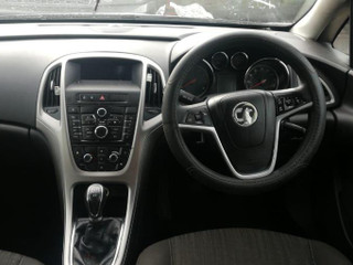 Opel Astra J 2010