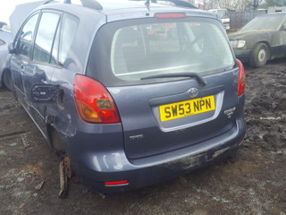 Toyota Corolla Verso E121 2004