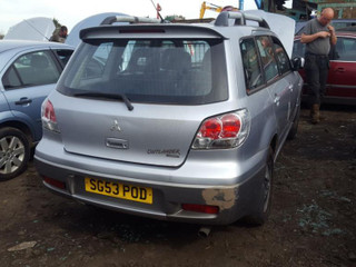 Mitsubishi Outlander  CU 2004