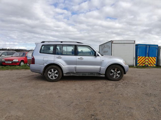 Mitsubishi Pajero 3  рест. V70 2004