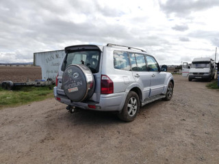 Mitsubishi Pajero 3  рест. V70 2004