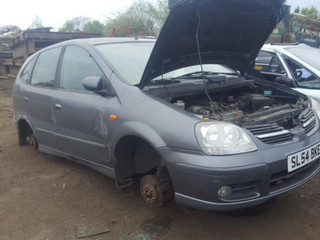 Nissan Almera Tino V10 рест. V10 2004