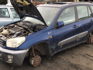 Toyota RAV4 2  (XA20) 2001