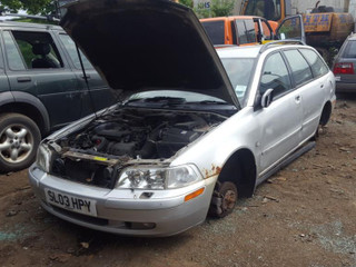 Volvo V40 2-й рест. 2003