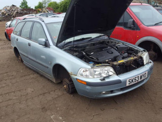 Volvo V40 2-й рест. 2003