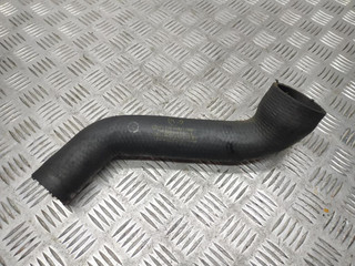 патрубок интеркулера Mercedes-Benz A-Класс W168/V168 [рестайлинг] W168 2002, 1.7 л., CDi, OM 668.942, дизель, 5МКПП, белый, хетчбэк 5 дв., передний привод, правый руль, A1685280182, A1685280101