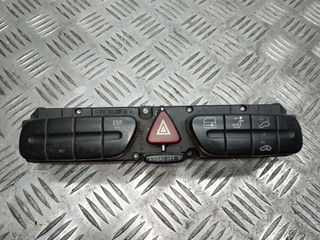 кнопка (выключатель) Mercedes-Benz C-Класс W203/S203/CL203 [рестайлинг] W203 2004, 1.8 л., Kompr, M 271.940, бензин, АКПП, andraditgruen / 816, седан, задний привод, правый руль, 2038209310