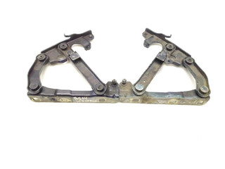 петля капота Mercedes-Benz E-Класс W211/S211 S211 2003, 1.8 л., Kompr, M 271.941, бензин, АКПП, синий, 904u, универсал, задний привод, правый руль, 2118800128, 2118800228