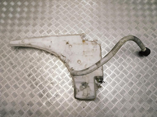 бачок омывателя BMW 3 серия E90/E91/E92/E93 E90 2005, 2.0 л., D, M47N 204 D5, дизель, 6МКПП, japanrot / 438, седан, задний привод, правый руль, 61677068996, 7068998, 7117842, 7124231