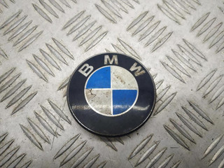 эмблема BMW 3 серия E46 [рестайлинг] 2004, 2.0 л., i, N42 B20, бензин, АКПП, черный, хетчбэк 3 дв., задний привод, правый руль, 51148203864, 8203864