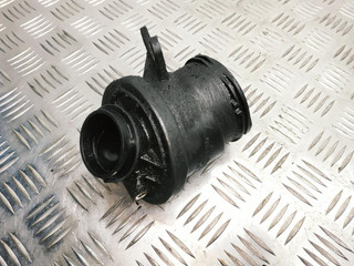патрубок интеркулера Mercedes-Benz C-Класс W203/S203/CL203 W203 2001, 2.2 л., CDi, OM 611.962, дизель, 6МКПП, синий, седан, задний привод, правый руль, A6110981807, A6110981007, A6460980407