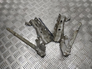 петля капота Mercedes-Benz C-Класс W203/S203/CL203 W203 2002, 2.2 л., CDi, OM 611.962, дизель, АКПП, серебро, седан, задний привод, правый руль, A2038800328, A2038800428