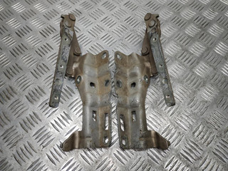 петля капота Mercedes-Benz C-Класс W203/S203/CL203 W203 2001, 2.2 л., CDi, OM 611.962, дизель, 6МКПП, золотой, седан, задний привод, правый руль, A2038800328, A2038800428