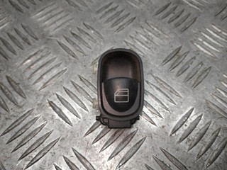 кнопка стеклоподъемника двери Mercedes-Benz C-Класс W203/S203/CL203 W203 2001, 2.2 л., CDi, OM 611.962, дизель, АКПП, золотой, седан, задний привод, правый руль, A2038200210