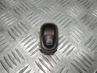 кнопка стеклоподъемника двери Mercedes-Benz C-Класс W203/S203/CL203 S203 2002, 2.2 л., CDi, OM 611.962, дизель, 6МКПП, серебро, универсал, задний привод, правый руль, A2038200210