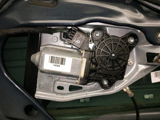 стеклоподъемник Mercedes-Benz C-Класс W203/S203/CL203 [рестайлинг] CL203 2005, 2.2 л., CDi, OM 646.963, дизель, АКПП, черный, хетчбэк 3 дв., задний привод, правый руль