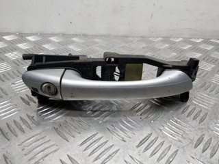 ручка наружная Mercedes-Benz C-Класс W203/S203/CL203 [рестайлинг] 2005, 2.2 л., CDi, OM 646.962, дизель, АКПП, серебро, хетчбэк 3 дв., задний привод, правый руль