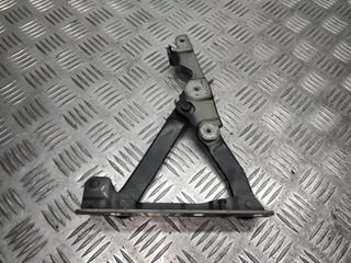 петля капота Mercedes-Benz E-Класс W211/S211 [рестайлинг] 2006, 2.2 л., CDi, OM 646.963, дизель, АКПП, черный, седан, задний привод, правый руль, 2118800128
