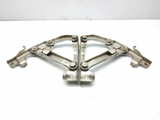 петля капота Mercedes-Benz E-Класс W211/S211 2003, 2.2 л., CDi, дизель, АКПП, brillantsilber / 744, седан, задний привод, правый руль, 2118800128, 2118800228