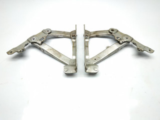 петля капота Mercedes-Benz E-Класс W211/S211 2004, 2.2 л., CDi, дизель, АКПП, brillantsilber / 744, седан, задний привод, правый руль, 2118800128, 2118800228