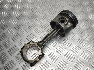 поршень Nissan Primera P12 2004, 2.2 л., DCi, YD22DDTi, дизель, 5МКПП, бордовый, лифтбэк, передний привод, правый руль, 12100-5M300, 12100-5M301, 12100-5M32B