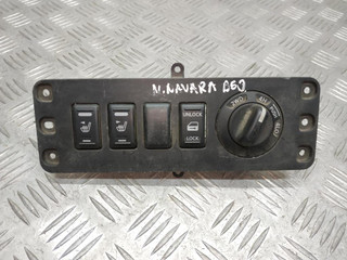 кнопка (выключатель) Nissan Navara D40 2006, 2.5 л., DCi, YD25DDTi, дизель, 6МКПП, т-синий, пикап, полный привод, правый руль