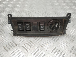 кнопка (выключатель) Nissan Navara D40 2008, 2.5 л., DCi, YD25DDTi, дизель, 6МКПП, черный, пикап, правый руль