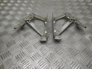 петля капота Mercedes-Benz E-Класс W211/S211 2002, 2.7 л., CDi, OM 647.961, дизель, АКПП, серебро, 744u, седан, задний привод, правый руль, 2118800128, 2118800228