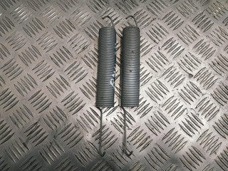 пружина крышки багажника Mercedes-Benz E-Класс W211/S211 2003, 2.7 л., CDi, OM 647.961, дизель, АКПП, серебро, 744u, седан, задний привод, правый руль, A2117570029