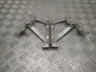 петля капота Mercedes-Benz E-Класс W211/S211 2005, 3.0 л., CDi, OM 642.920, дизель, АКПП, серебро, 775u, седан, задний привод, правый руль, 2118800128, 2118800228