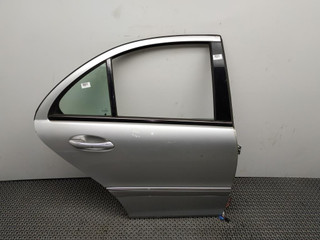 замок двери Mercedes-Benz C-Класс W203/S203/CL203 W203 2002, 3.2 л., i, M 112.946, бензин, АКПП, серебро, седан, задний привод, правый руль, A2037300235