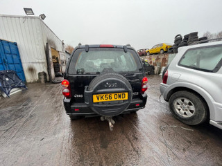 Jeep Cherokee 3  рест. KJ 2006