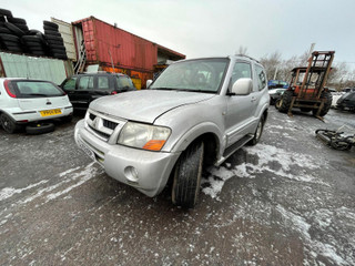 Mitsubishi Pajero 3  рест. V60 2003
