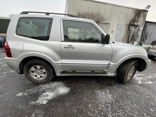 Mitsubishi Pajero 3  рест. V60 2003