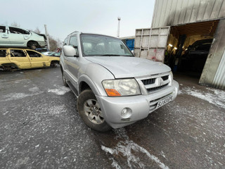 Mitsubishi Pajero 3  рест. V60 2003