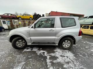 Mitsubishi Pajero 3  рест. V60 2003