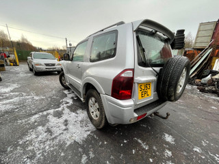Mitsubishi Pajero 3  рест. V60 2003