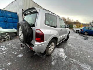 Mitsubishi Pajero 3  рест. V60 2003