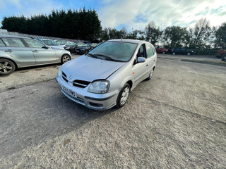 Nissan Almera Tino V10 рест. V10 2005