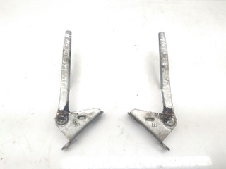 петля капота Mitsubishi L200 3 поколение 2002, 2.5 л., TD, 4D56 TD, дизель, 5МКПП, chromatic silver / h82, пикап, полный привод, правый руль, MB866525, 866526