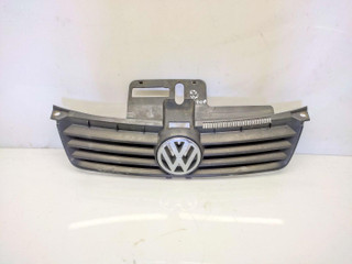 решетка радиатора Volkswagen Polo 4 поколение 2005, 1.2 л., i, BMD, бензин, 5МКПП, reflex silver / la7w, хетчбэк 5 дв., передний привод, правый руль, 6Q0853651