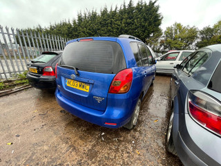 Toyota Corolla Verso E121 2004