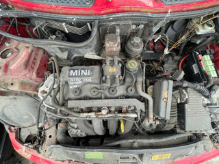 Mini Cooper рест. R50 2004