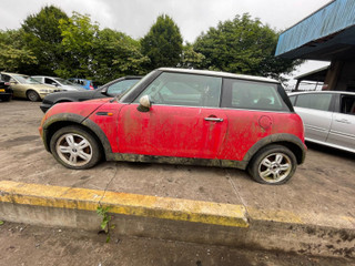 Mini Cooper рест. R50 2004