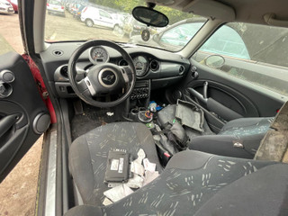 Mini Cooper рест. R50 2004