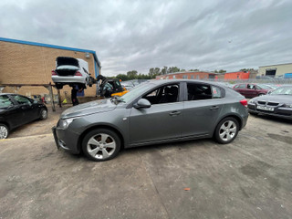 Chevrolet Cruze  J305 2012