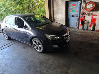 Opel Astra J 2010